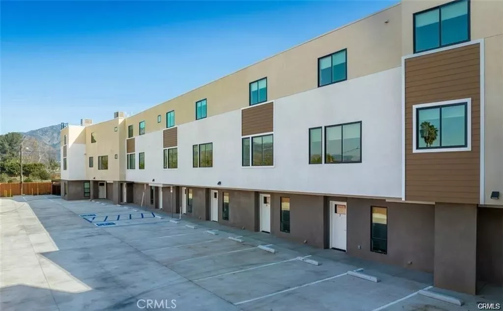 Property Photo:  4251 E Live Oak Avenue 10  CA 91006 