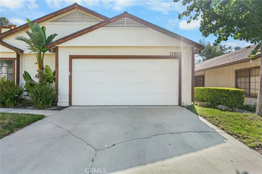 Property Photo:  13982 Olive Grove Lane  CA 91342 