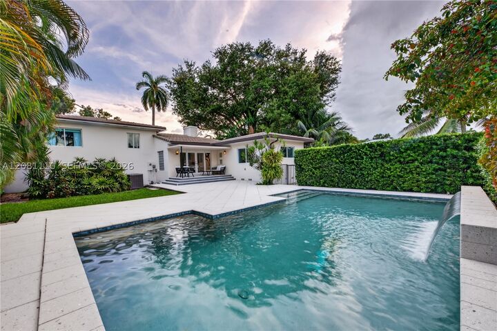 Property Photo:  1065 NE 96th St  FL 33138 
