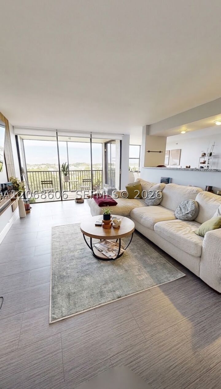 Property Photo:  105 Lake Emerald Dr 503  FL 33309 