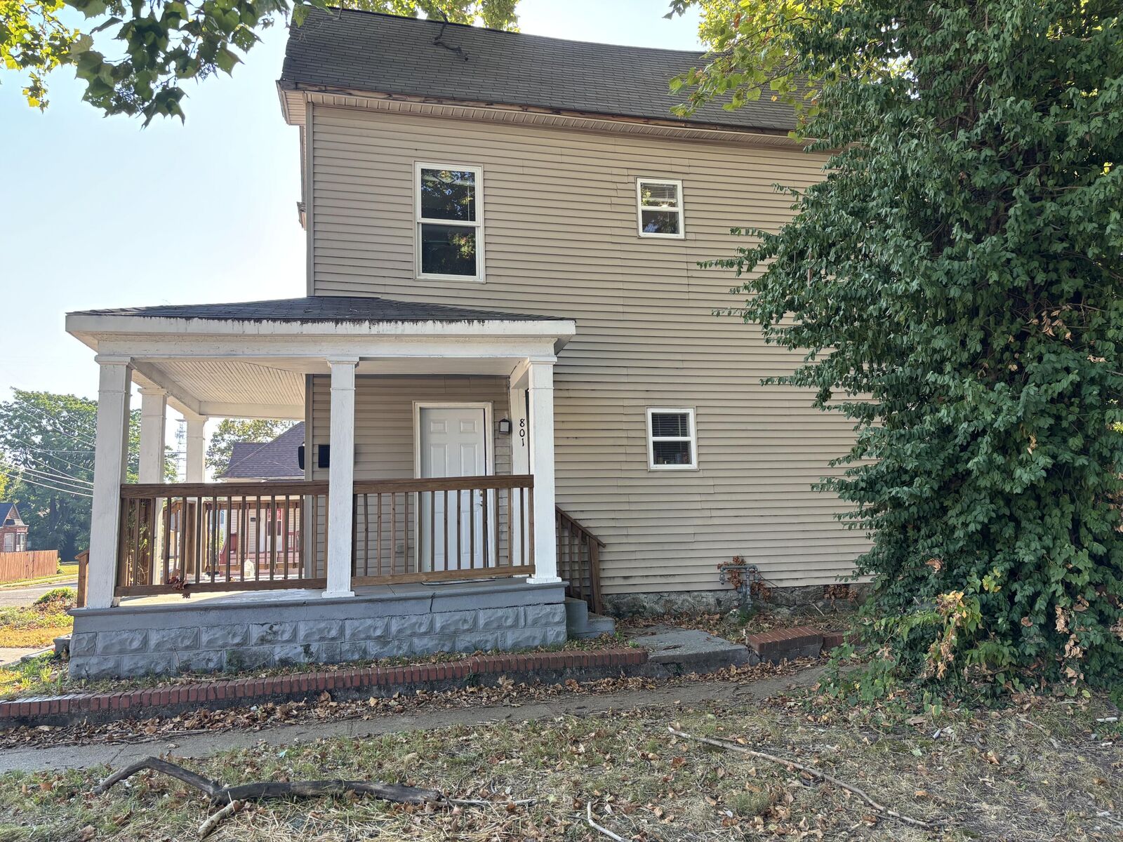 Property Photo:  801 S Jackson Avenue  MO 64801 