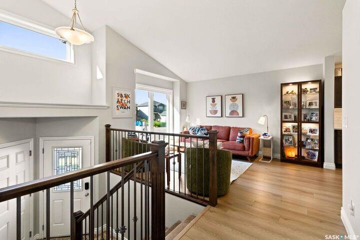Property Photo:  755 Sutter Crescent  SK S7T 0R5 