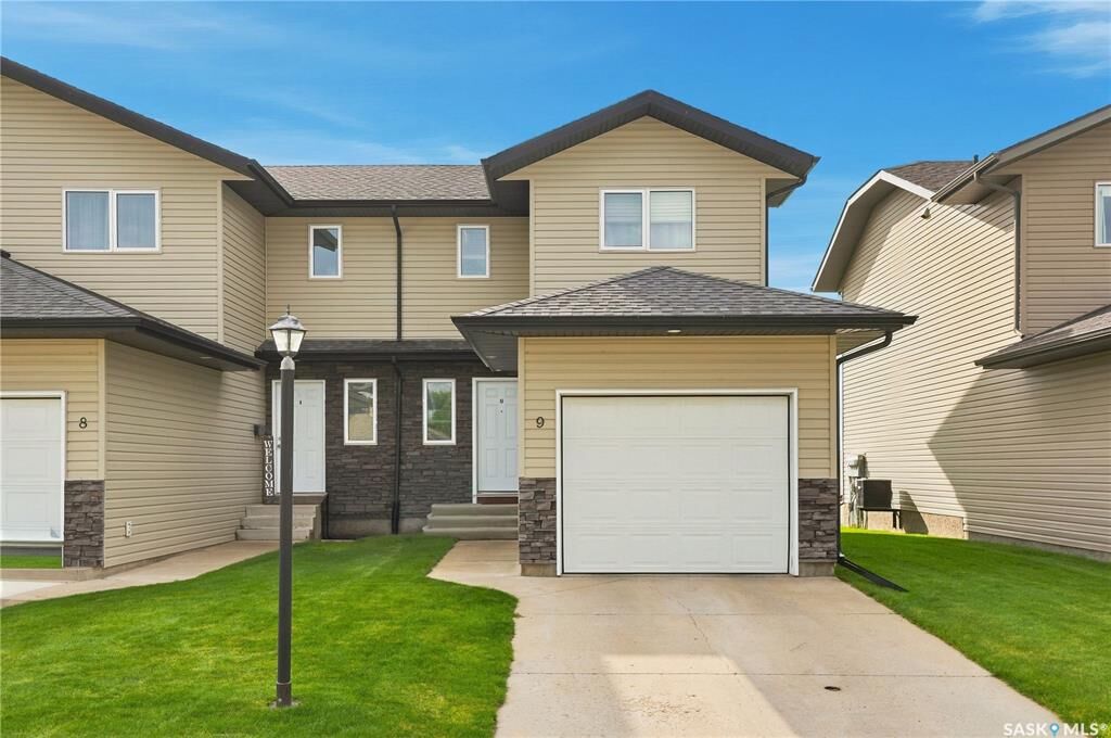 Property Photo:  515 Centennial Boulevard 9  SK S0K 0A1 