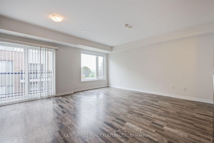 Photo de la propriété: 1460 Whites Road 318 ON L1V 0E8