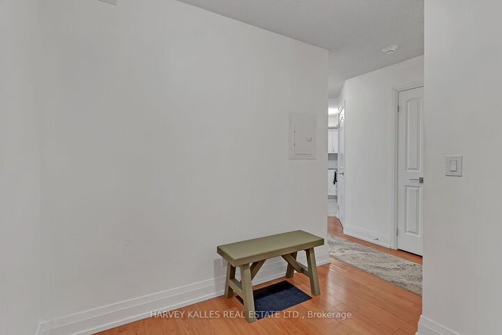 Property Photo:  1060 Sheppard Avenue W 1021  ON M3J 0G7 