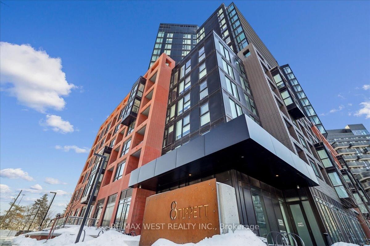 Property Photo:  8 Tippett Road 426  ON M3H 0E7 