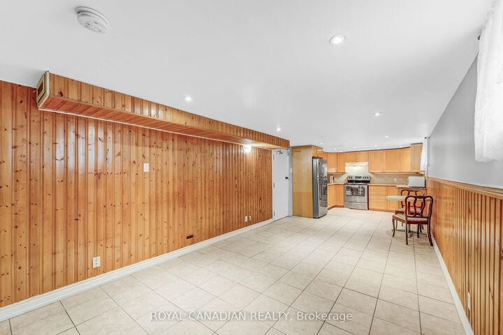 Property Photo:  115 Darlingside Drive Bsmt  ON M1E 3P4 