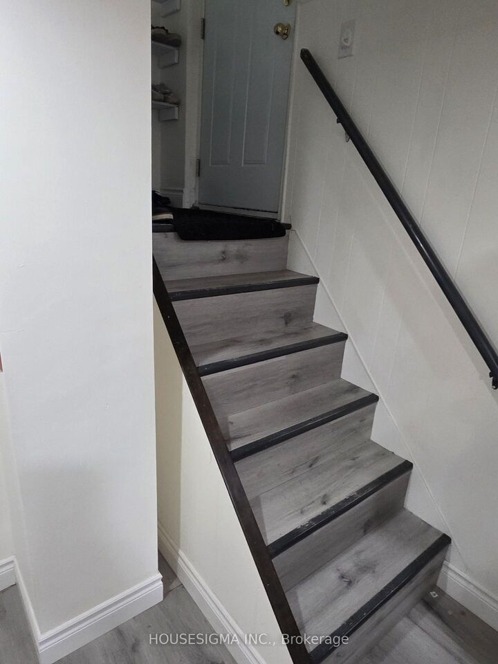Property Photo:  51 Axsmith Crescent Bsmt  ON M2J 3K2 