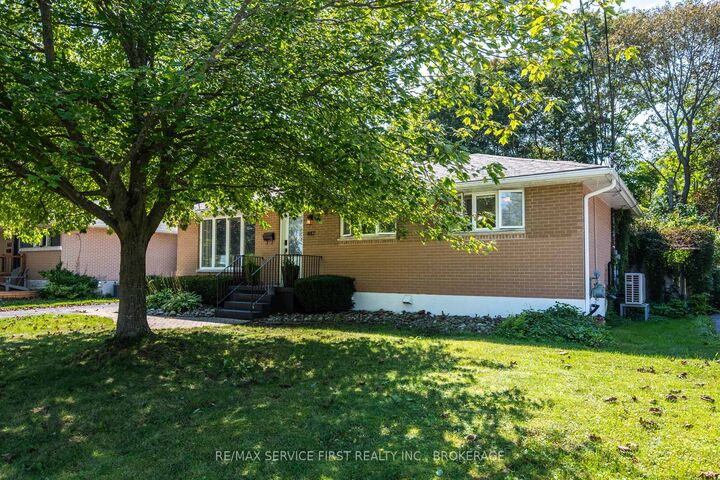 Property Photo:  447 McEwen Drive  ON K7M 3W6 