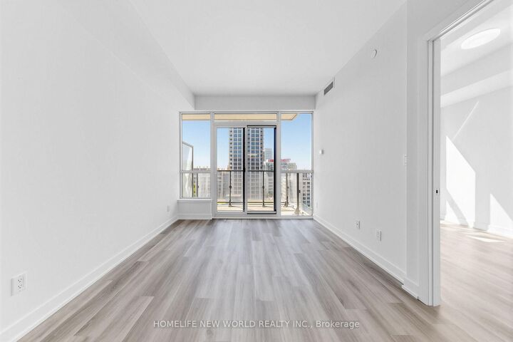 Property Photo:  50 Bruyeres Mews 1508  ON M5V 0G7 