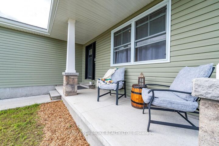 Property Photo:  20 Terrance Drive  ON K8H 0G3 