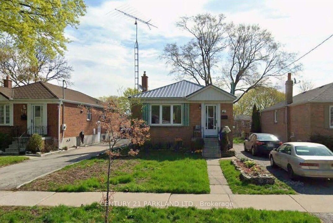 Property Photo:  125 North Carson Street  ON M8W 4C7 