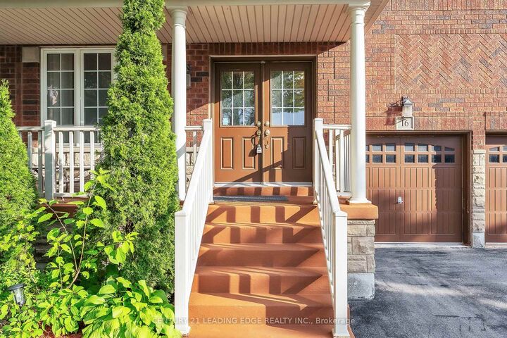 Property Photo:  16 Bicknell Court  ON L1T 0G3 