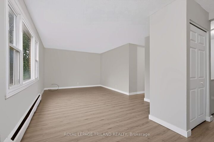 Property Photo:  1566 Allen Place 1  ON N5W 2V8 
