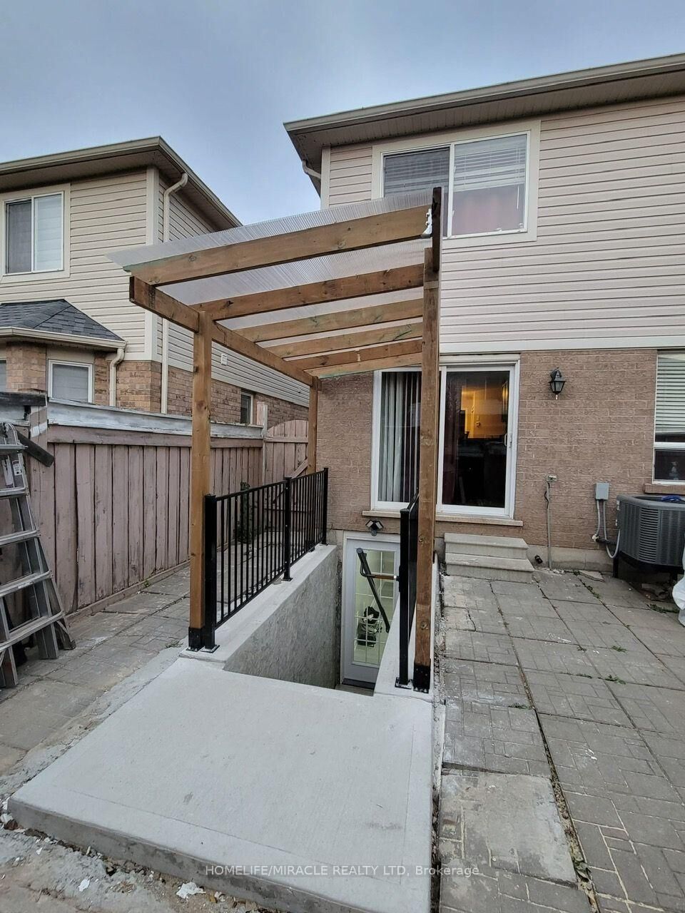 Property Photo:  22 Tawnie Cres (Basement) N/A  ON L6X 0L7 