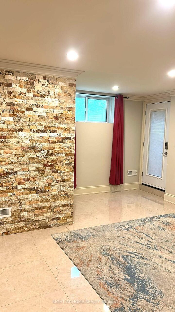 Property Photo:  1330 Kilmaurs Avenue Basement  ON L1K 2A3 
