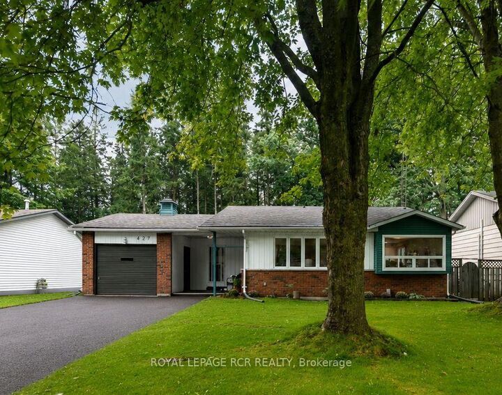Property Photo:  427 Pineview Gardens  ON L9V 3A2 