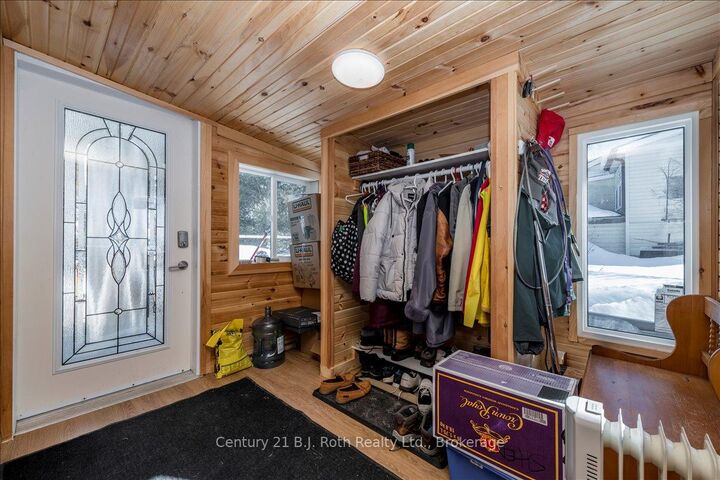 Property Photo: 1 Smiths Lane ON L4R 0B9