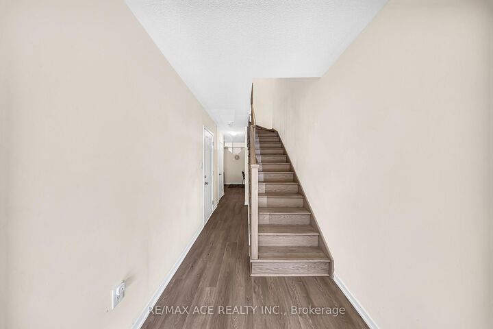 Property Photo:  1344 Bradenton  Path  ON L1K 1A9 