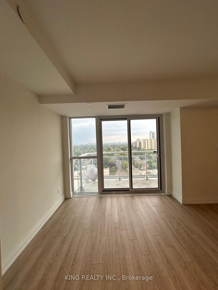 Property Photo:  286 Main Street 1402  ON M4C 4X4 