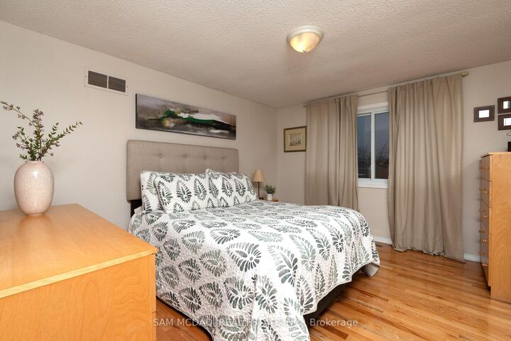 Property Photo:  69 Parkside Drive  ON L6Y 3A1 