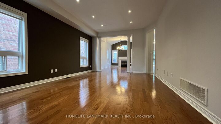 Property Photo:  26 Brumstead Drive  ON L4E 0C5 