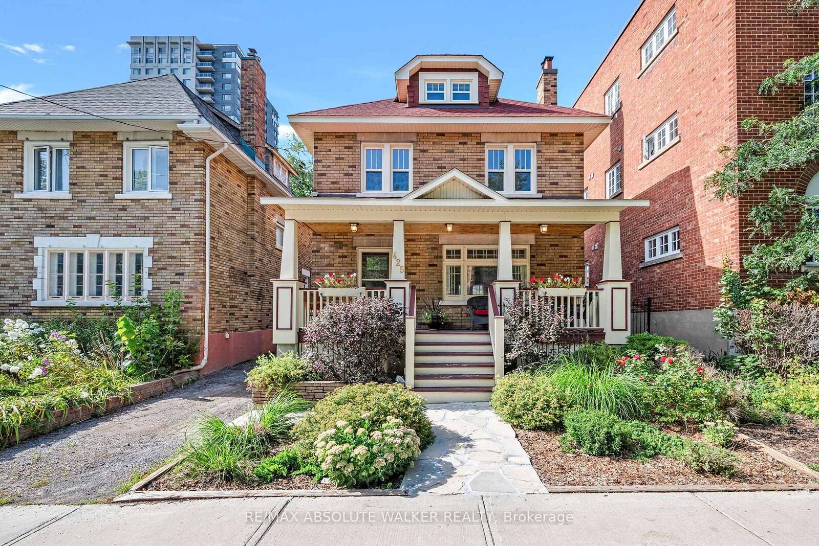 Property Photo:  425 Besserer Street  ON K1N 6B9 