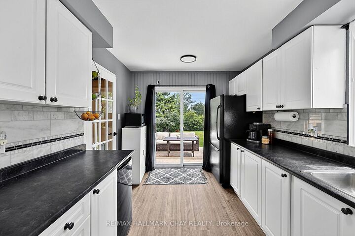 Property Photo:  133 Daphne Crescent  ON L4M 2Y7 