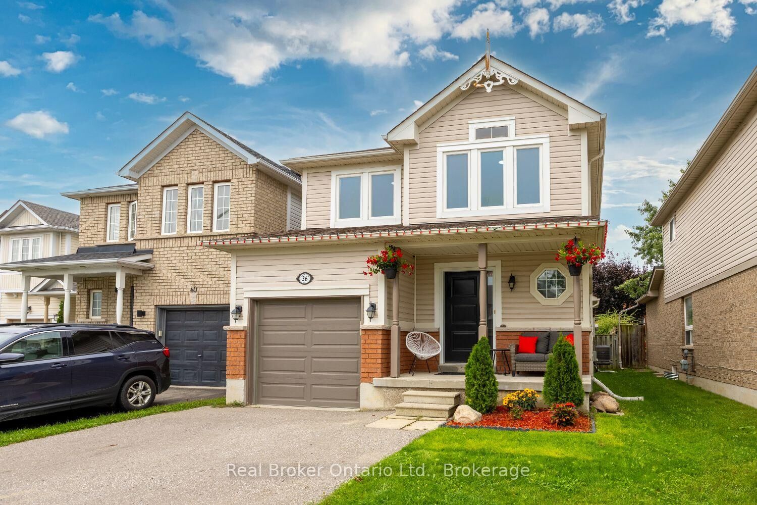 Property Photo:  36 Bannister Street  ON L1C 5L8 