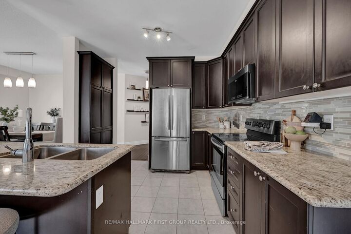 Property Photo:  122 Buttonshaw Street  ON L1C 0J7 