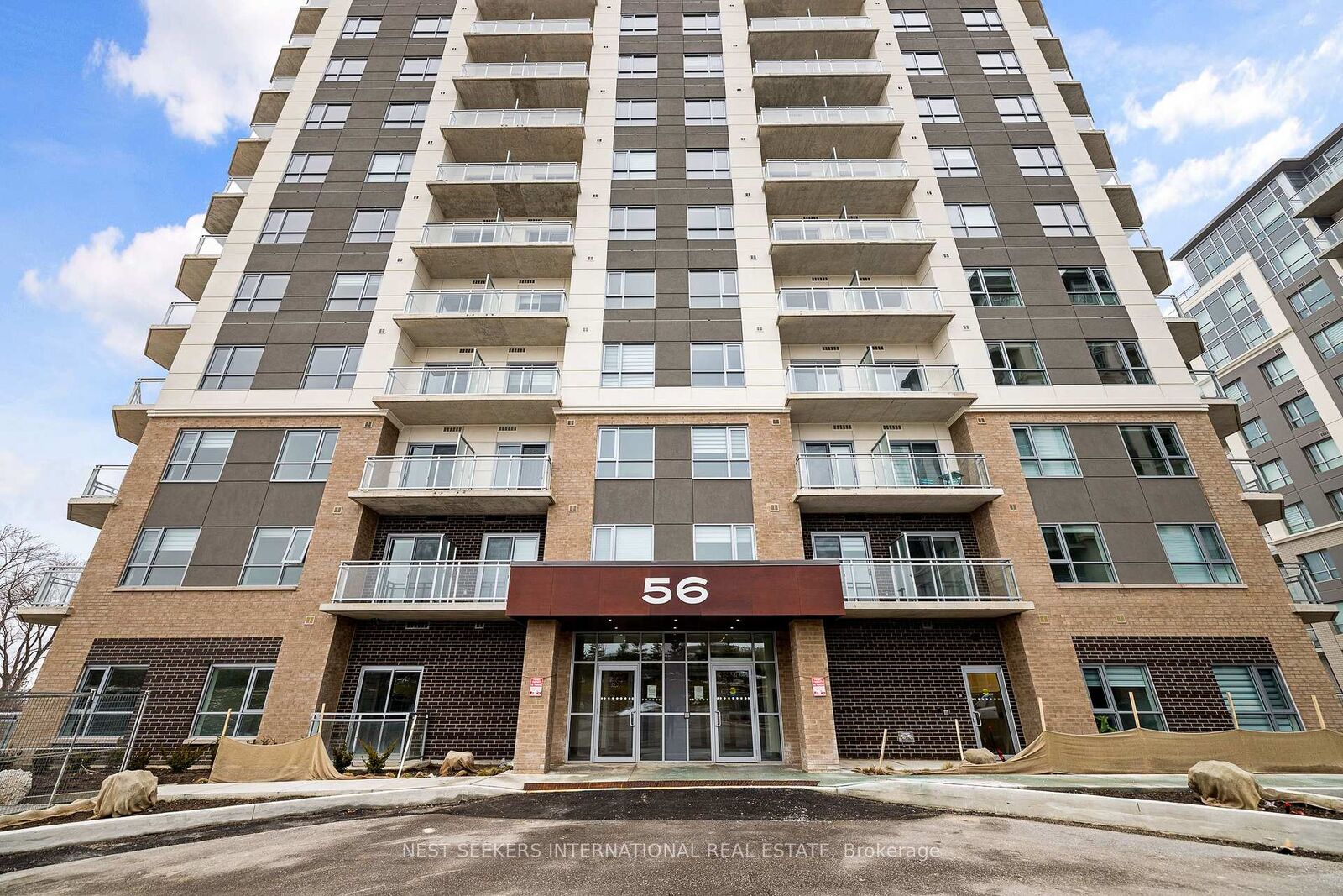 Property Photo:  56 Lakeside Terrace 1001  ON L4M 7B9 