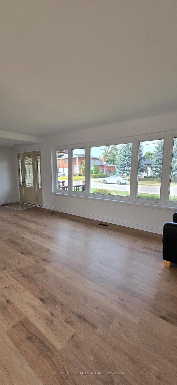 Property Photo: 324 Henderson Street ON L7E 4X7