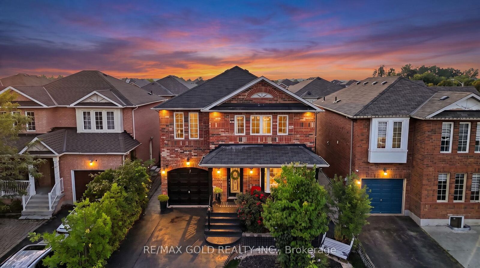 Property Photo: 30 Schooner Drive ON L7A 3H3