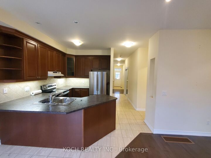 Property Photo:  38 Thistle Avenue  ON L4E 0B8 