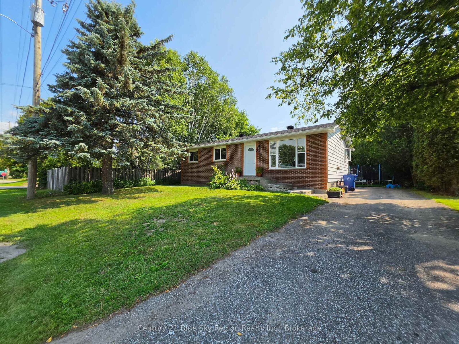 Property Photo:  324 King Street  ON P2B 3A9 