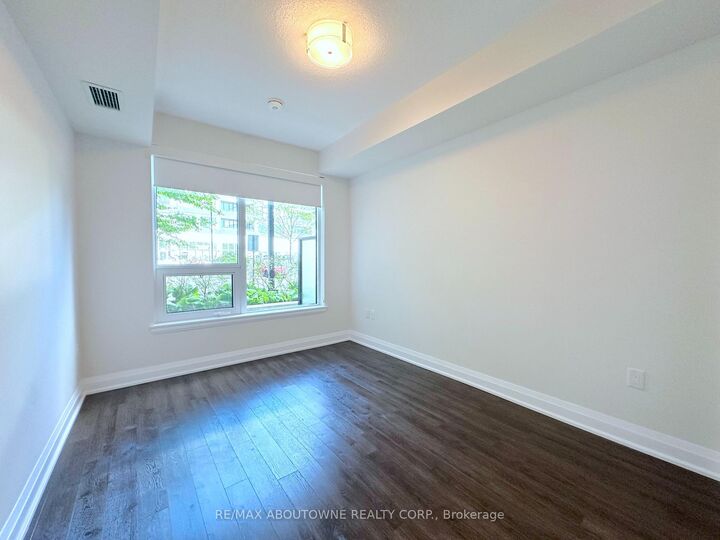 Property Photo:  2333 Taunton Road 101  ON L6H 0N5 