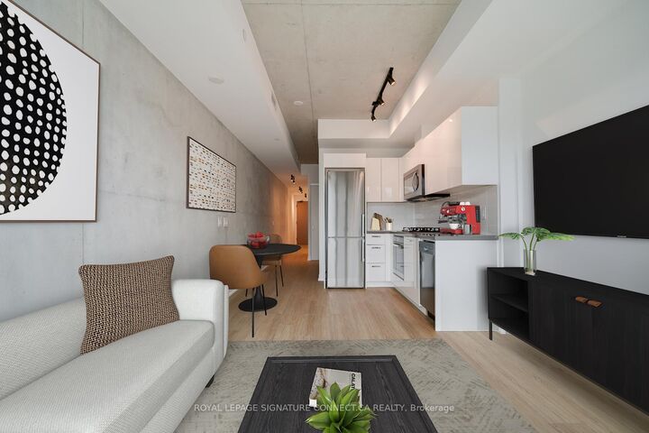 Property Photo:  195 McCaul Street 609  ON M5T 1W6 