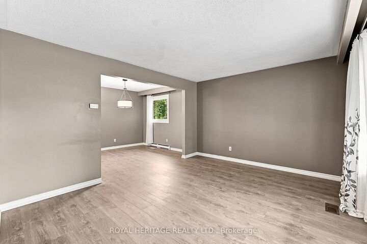 Property Photo:  45 Barbara Street  ON K8V 1Z6 