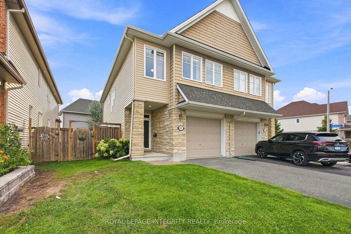 Property Photo:  661 Willowmere Way  ON K1T 0K1 