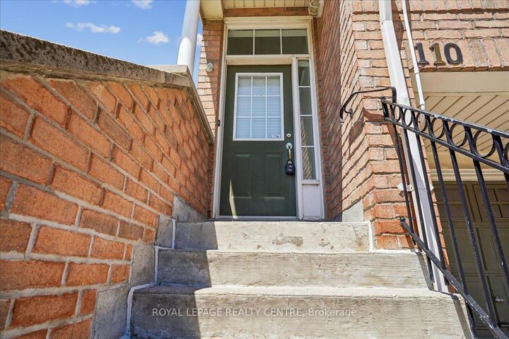 Property Photo:  50 Strathaven Drive 110  ON L5R 4E7 