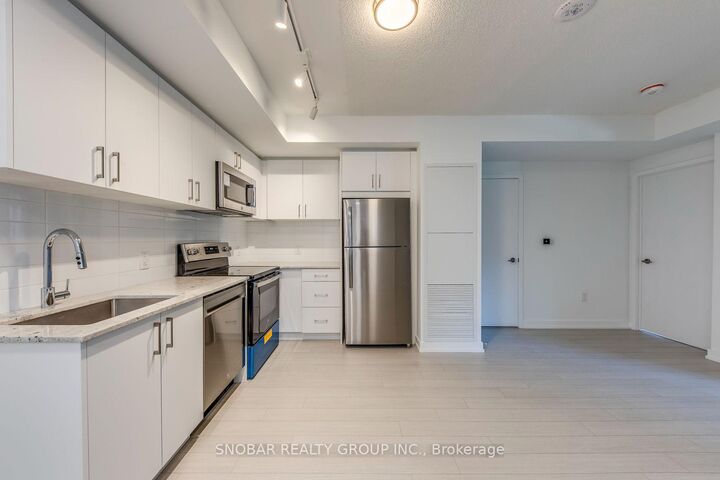 Property Photo:  4000 Eglinton Avenue W 210  ON M9A 4M2 