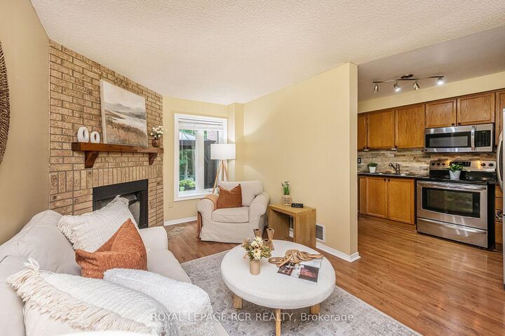 Property Photo:  194 Lisa Marie Drive  ON L9W 4P7 