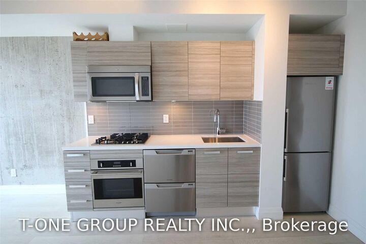 Property Photo:  224 King Street W 1706  ON M5H 0A6 