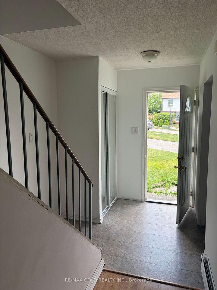 Property Photo:  9 Havenbrook Court  ON L6S 2B4 