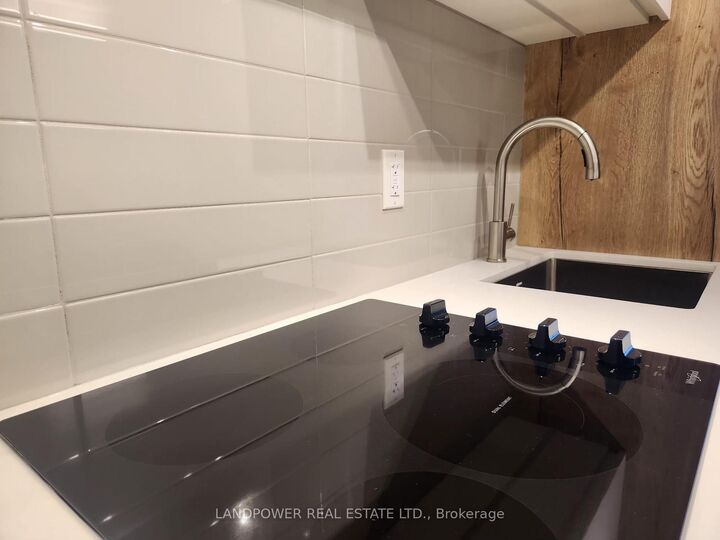 Property Photo:  319 Jarvis Street 1909  ON M5B 0C8 