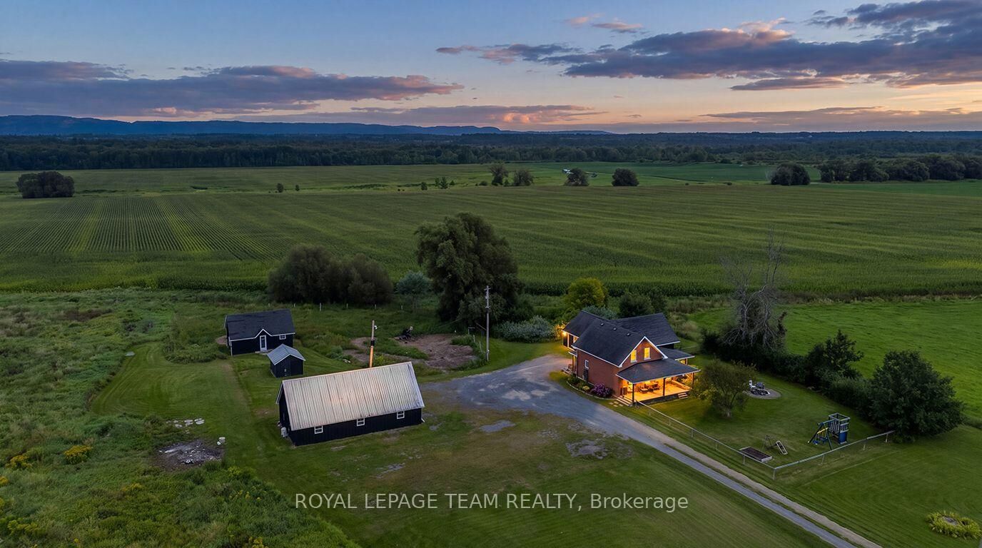Property Photo:  3570 Dunrobin Road  ON K0A 3M0 