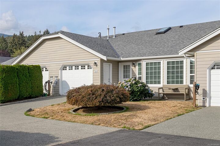 Property Photo:  815 Dunsmuir Cres #20  BC V9G 1R8 