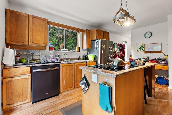 Property Photo:  2344 Damascus Rd  BC V0R 2W1 