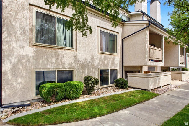 Property Photo: 945 E Creek Hill Ln 10 UT 84047