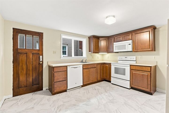 Property Photo: 1710 Sidney St PA 15203